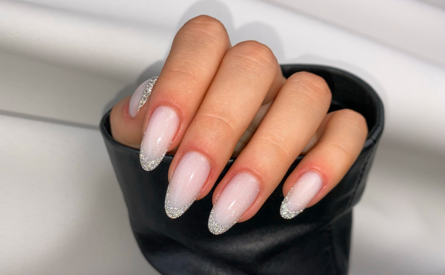 Paznokcie zimowe 2025 || jakie kolory i wzory paznokci wybrać na zimę?